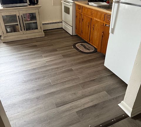 Ne Living room floor