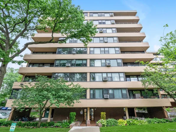 9-15 166 Street #3A, Beechhurst, NY 11357