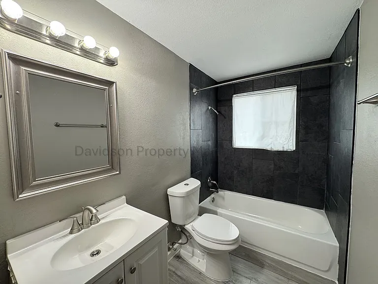 4470 Monica Dr — Photo 8