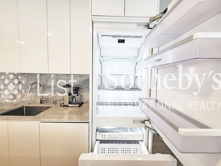 987 Queen St #1404 — Photo 6