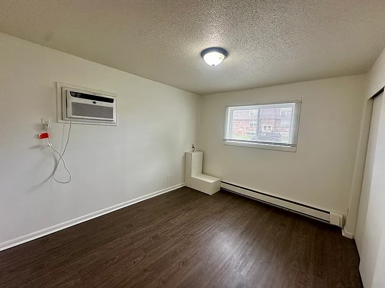 1465 Meadowview Dr #1 — Photo 6