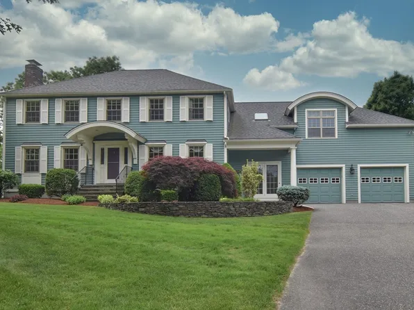 134 School St, Wayland, MA 01778