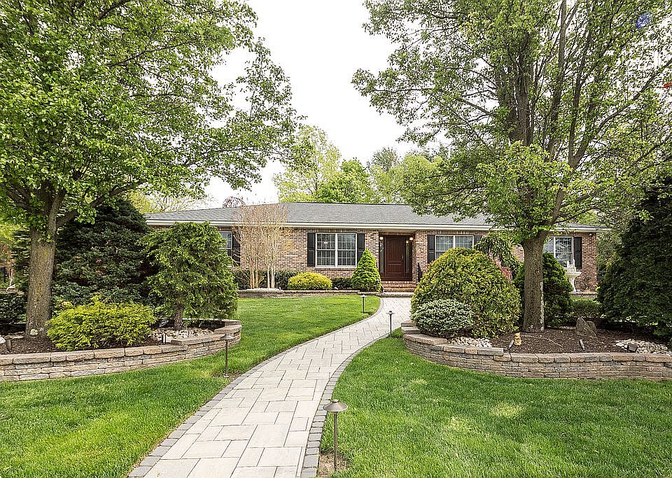 2nd image of 24 Cambridge Way