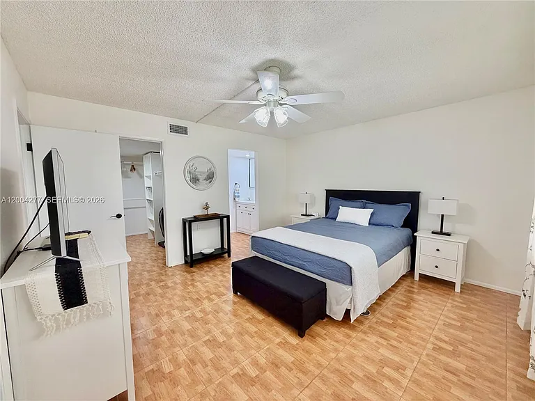 1203 Bahama Bnd #G1 — Photo 18