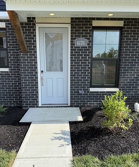 6176 Nicholas Way — Photo 2