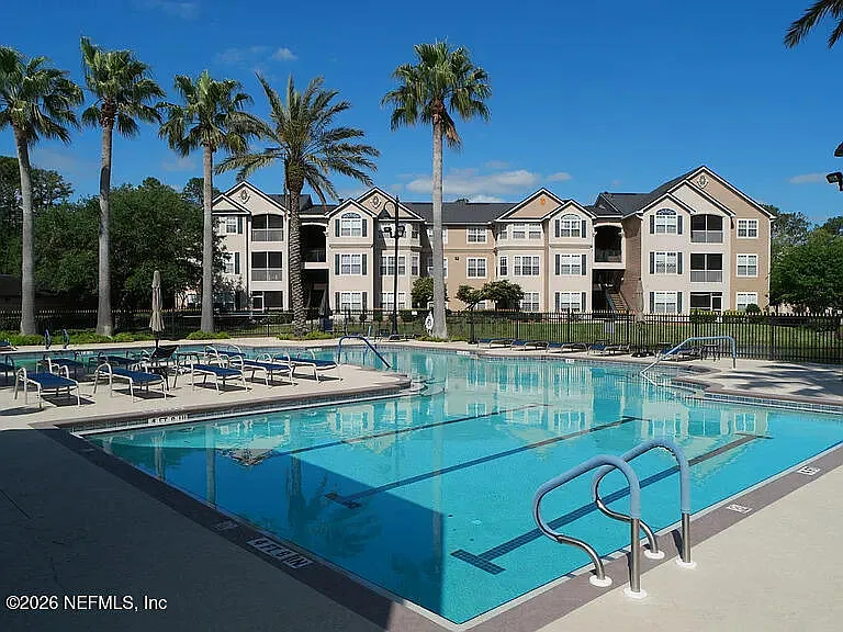 2 bed, 4.0 bath, 1212 sqft, $1,400 — Photo 2