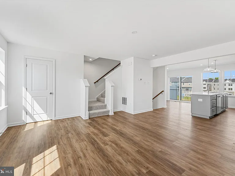 505 Fontana Cir — Photo 12