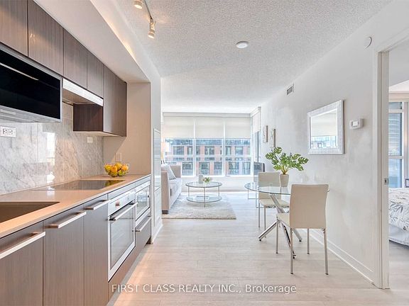 2nd image of 80 Queens Wharf Rd #802