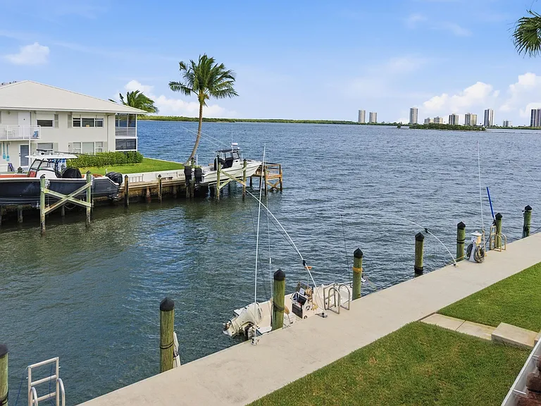 1155 Lake Shore Dr #202 — Photo 44