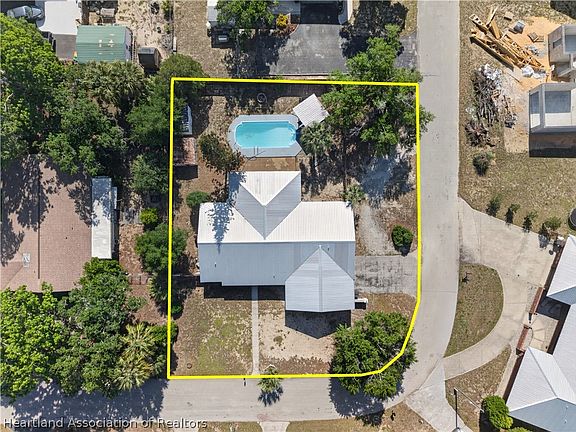 4th image of 11 S Lantana Ave