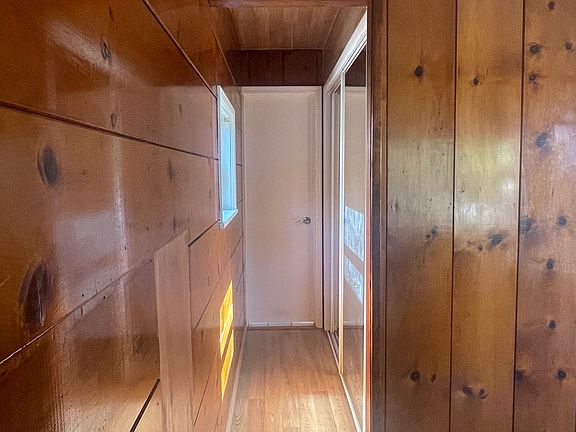4th image of 353 1/2 W Garfield Ave