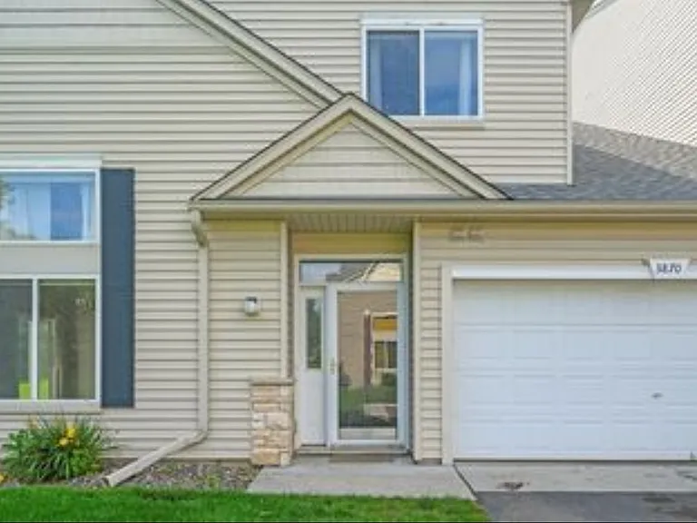 3870 Abercrombie Ln — Photo 4