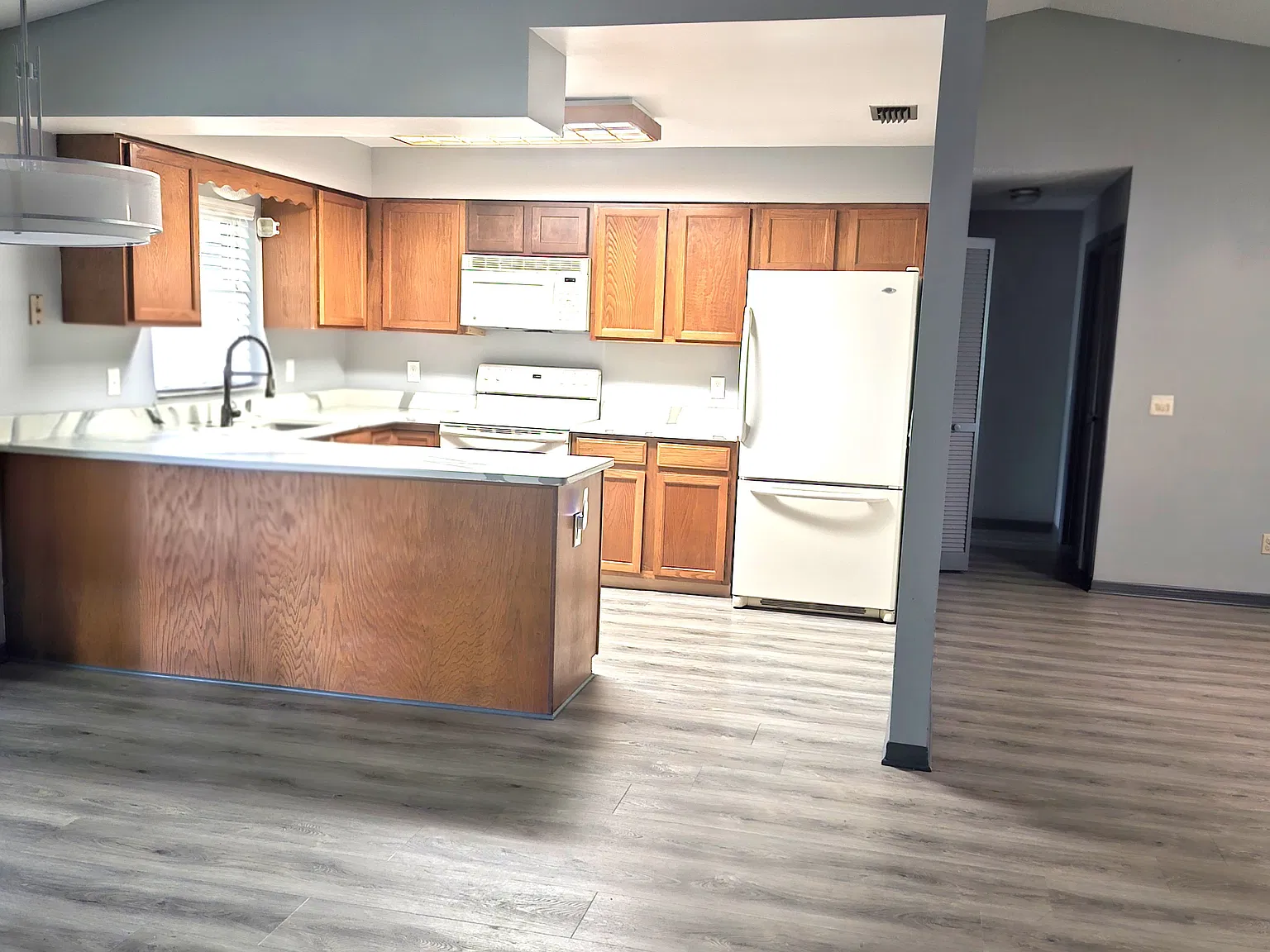 3 bed, 1388 sqft, $2,100 — Photo 4