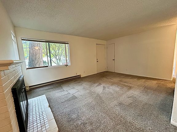 2nd image of 824 Bellevue Way SE