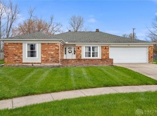 400 Skipper Ct, Englewood, OH