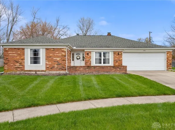 400 Skipper Ct, Englewood, OH 45322