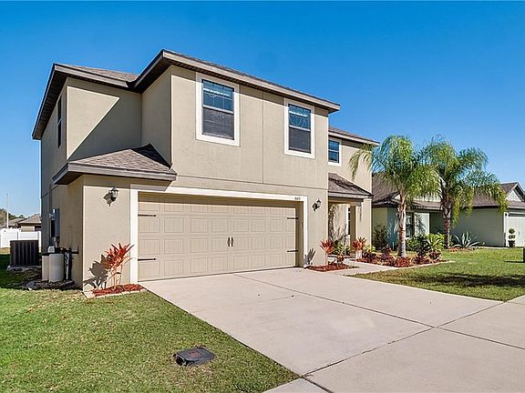 3rd image of 880 Woodlark Dr