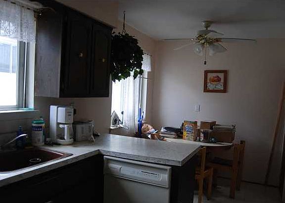 3rd image of 12 Norwich St