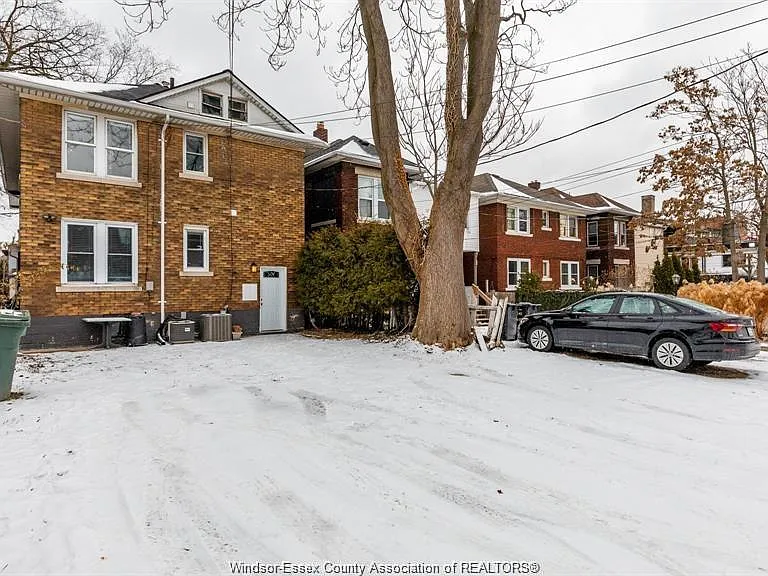 533 Moy Ave #LOWER — Photo 17