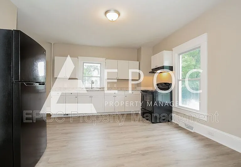1100 Elwell Ave — Photo 5