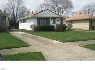 3900 Circlewood Dr, Fairview Park, OH