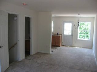 64 Woods Dr, Norwich, CT 06360