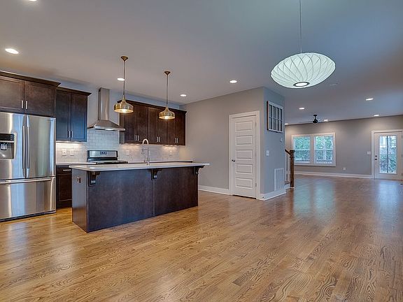 Kitchen & Dining 