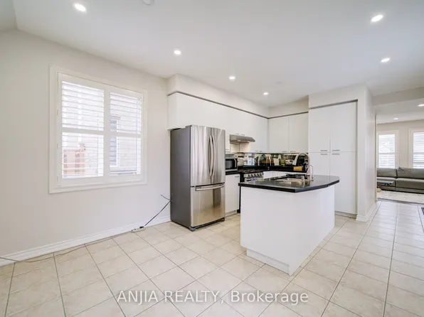 116 Emery Hill Blvd, Markham, ON L6C 2S6