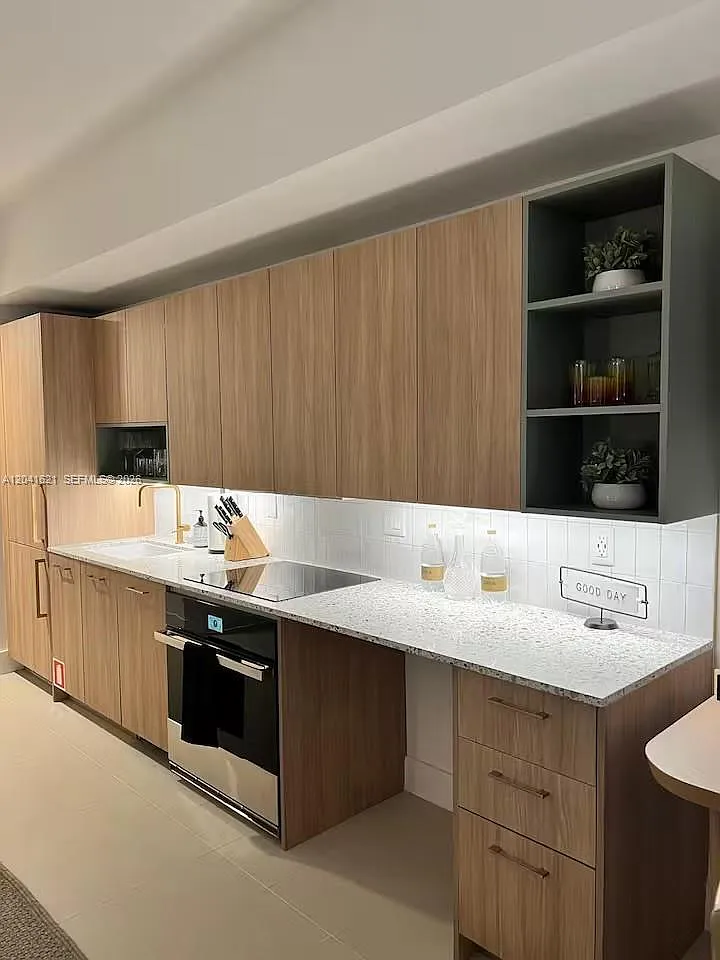 Studio, 1.0 bath, 374 sqft, $3,000 — Photo 3