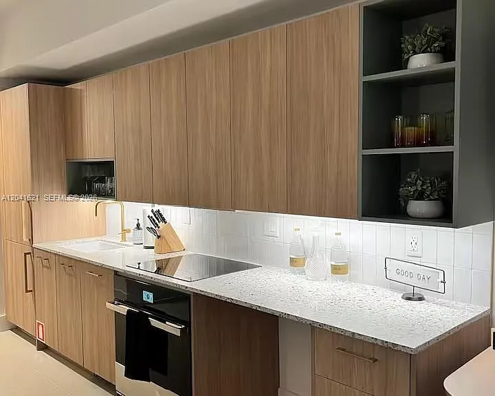 159 NE 6th St #2606 — Photo 3