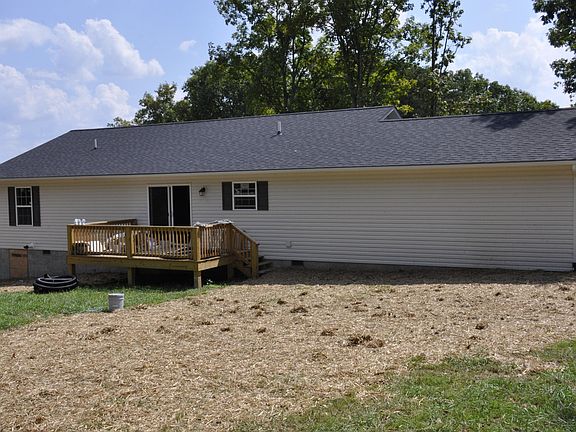 3rd image of 828 Waterview Dr Lot 23