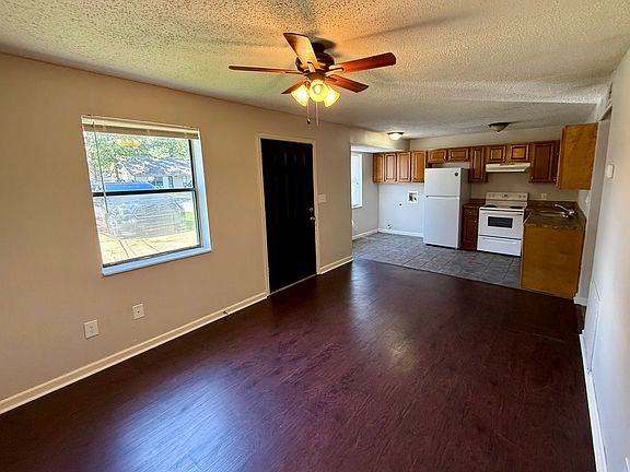 3rd image of 4717 Samantha Ave #4723