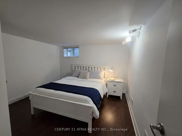 18 Grandview Ave #LOWER — Photo 4