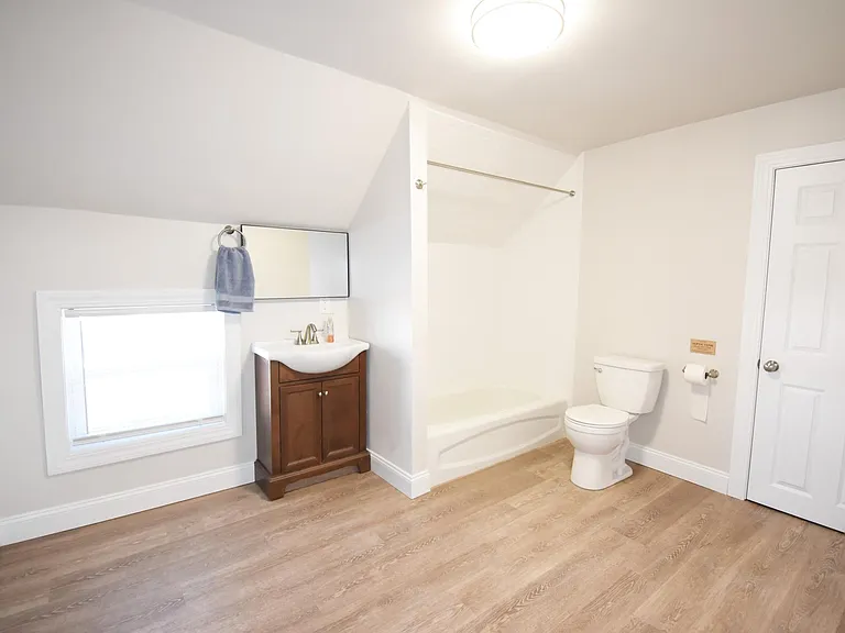 174 Main Rd #2 — Photo 10