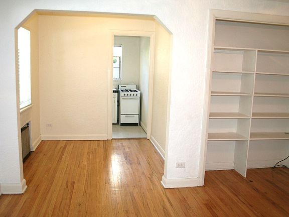 4th image of 1001 N Logan St #639ee2215