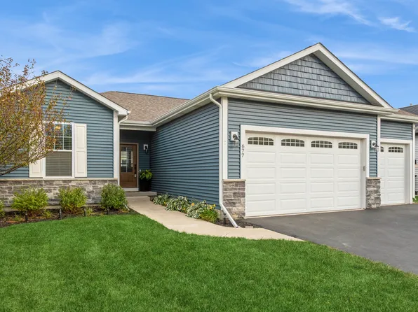 677 W Meadowdale Cir, Hampshire, IL 60140