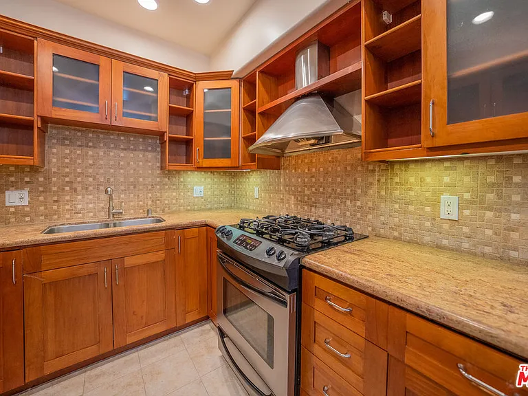 626 E Orange Grove Ave #105 — Photo 2