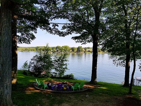 3rd image of 8178 Lakeshore Dr