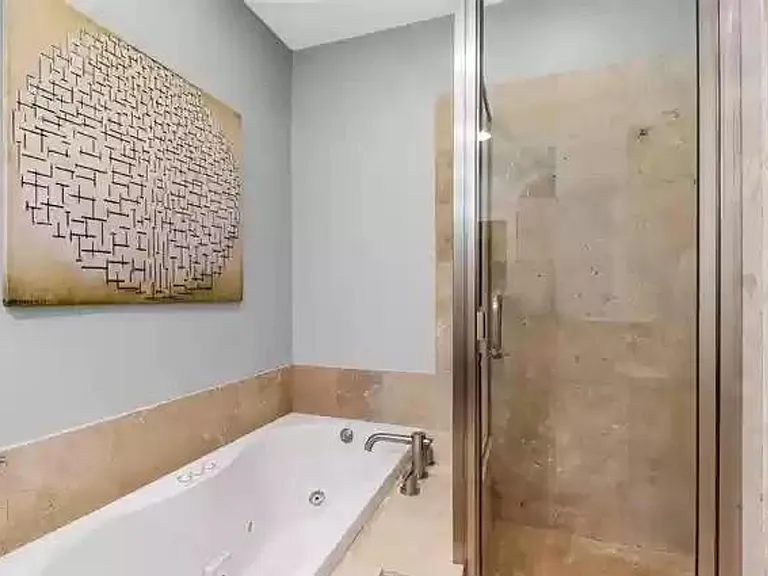 5711 Ross Ave #9 — Photo 8