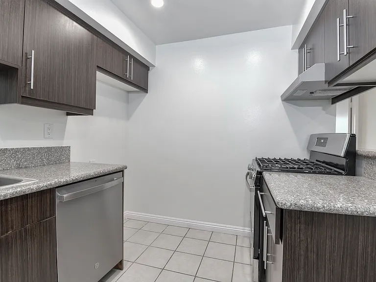 1021 Linden Ave #6 — Photo 13