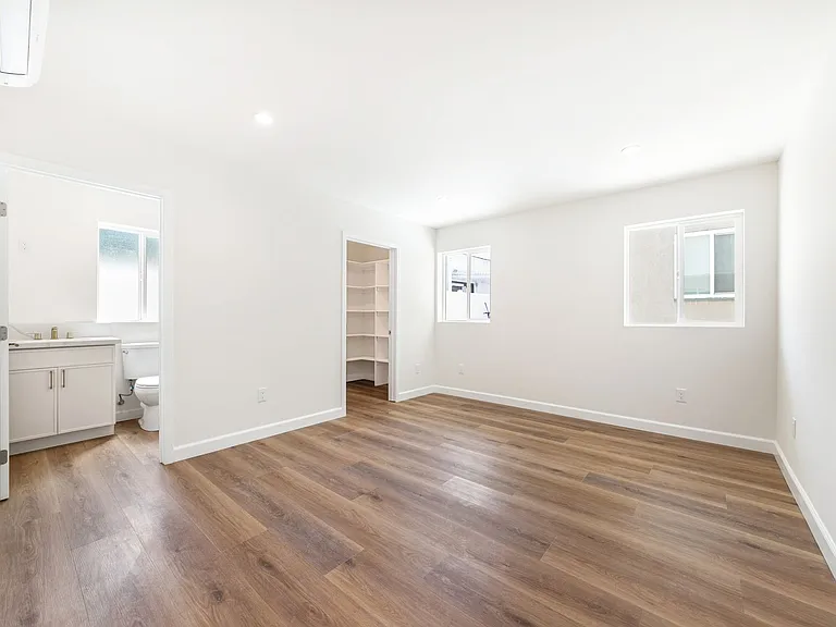 1512 S Durango Ave — Photo 14