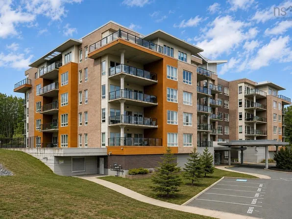 267 Gary Martin Dr #105, Halifax, NS B4B 0P5
