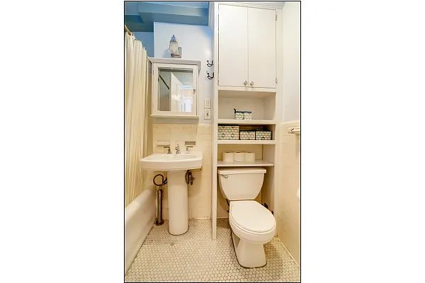 Sold by Margaret Bassett Real Estate | media 5