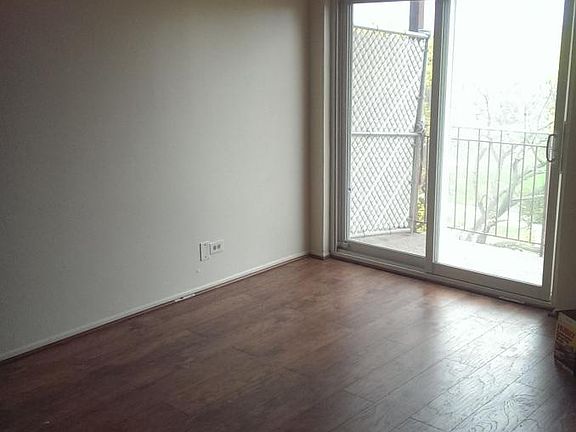 5th image of 1005 Des Plaines Ave APT 507