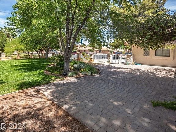 3rd image of 1527 Figueroa Dr