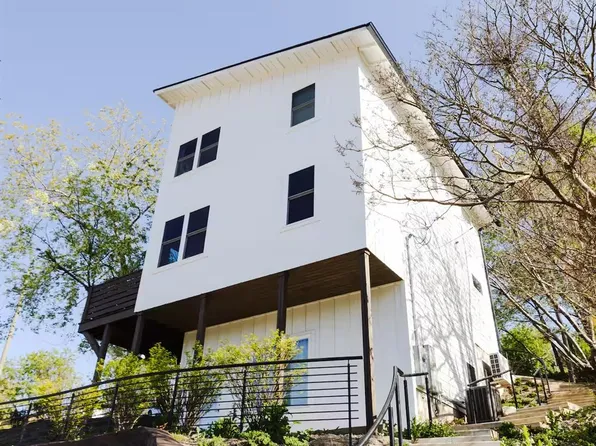 1057 Riverside Dr, Asheville, NC 28804