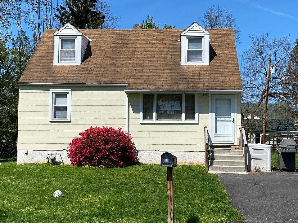 2nd image of 416 Perkiomen Ave