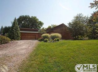 20930 Currie Rd, Northville, MI 48167