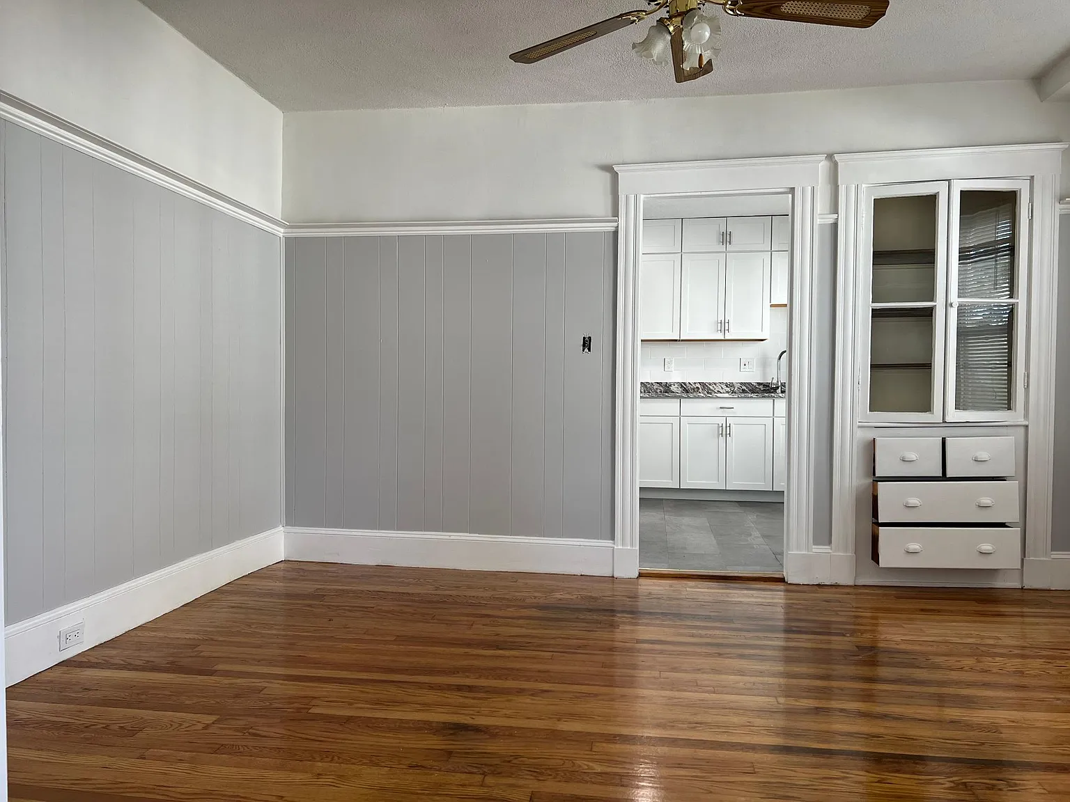 2 bed, 1000 sqft, $2,400 — Photo 4