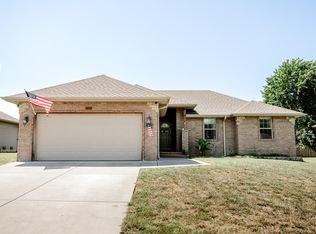 1202 Amanda Ave, Monett, MO 65708